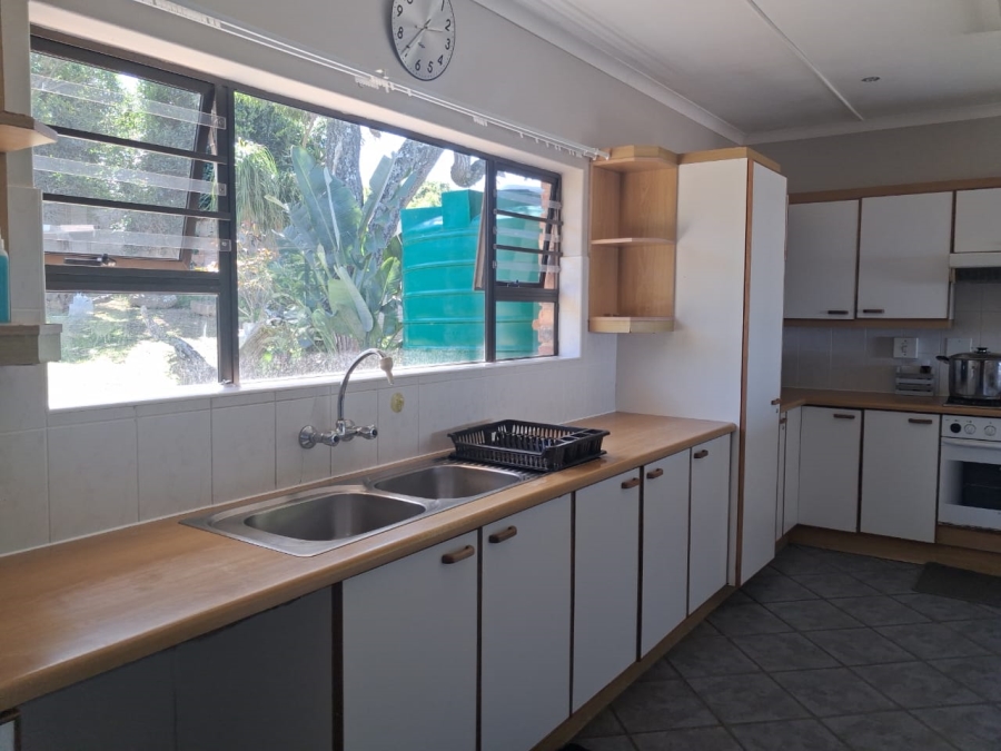 To Let 3 Bedroom Property for Rent in Winterstrand Eastern Cape